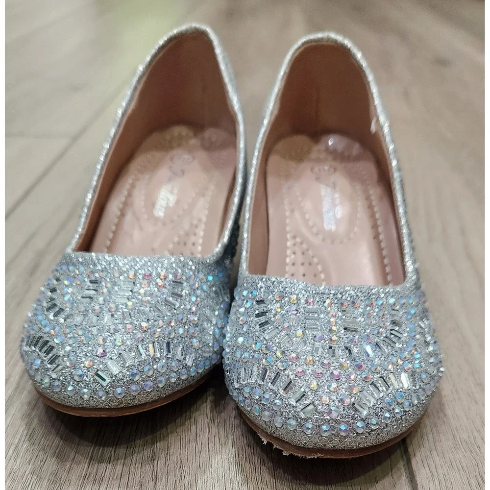 Girls Size 10 Silver Glitter Rhinestone Low Heel Pumps Dress Up Shoes Holiday